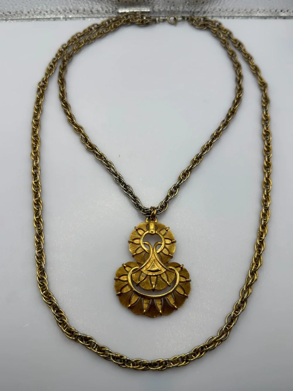 🔥 Vintage Trifari Oversized Gold Statement Pendant Double Chain Necklace